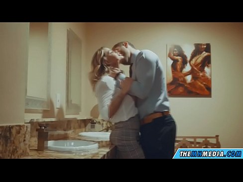 ❤️ Cuando una rubia tetona te seduce en un baño público ❤️❌ Video de porno de calidad en es.xxxdeutschepornos.ru ❌️